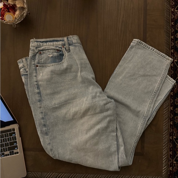 Abercrombie & Fitch Denim - Worn Once - Abercrombie and Fitch 90’s Slim Straight Jeans Ultra High Rise